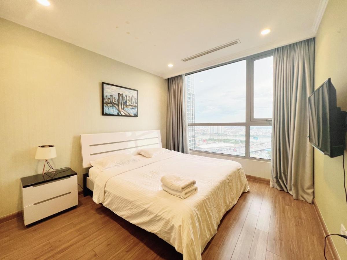 Vinhomes Landmark 81 Apartment *