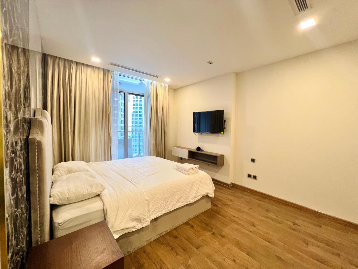 Vinhomes Landmark 81 Apartment *