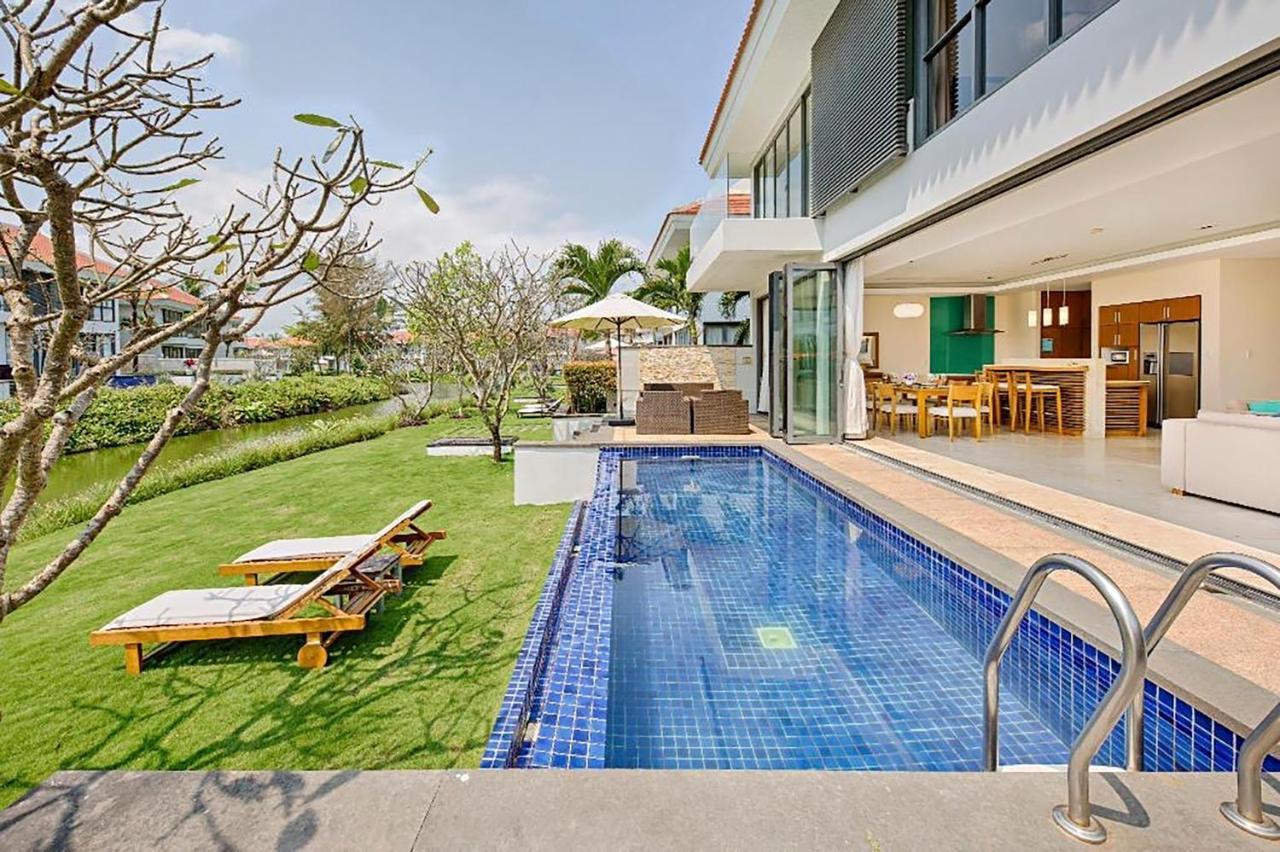 Luxury Pool Close To The Private Villa *