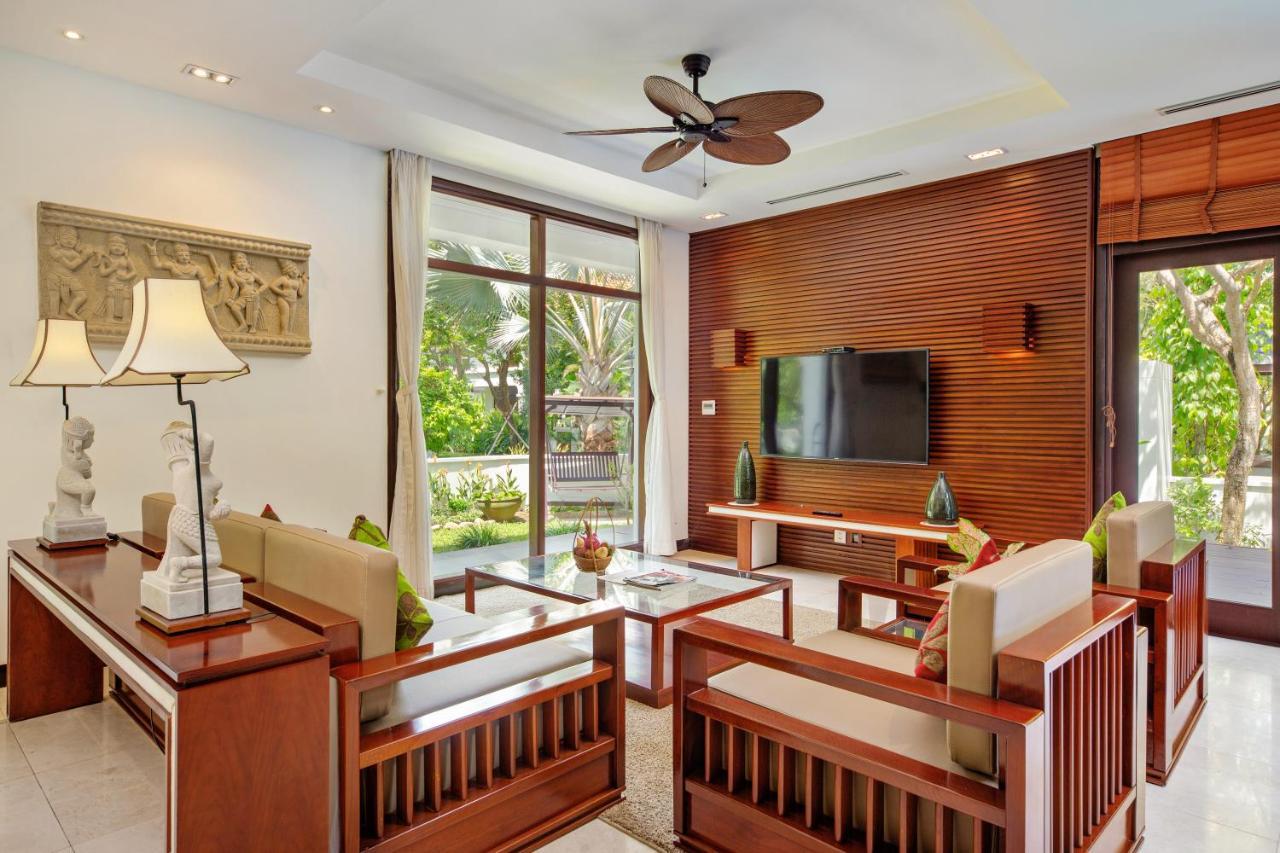 Luxurious Villa *