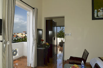 Bamboo Garden Hotel 2*
