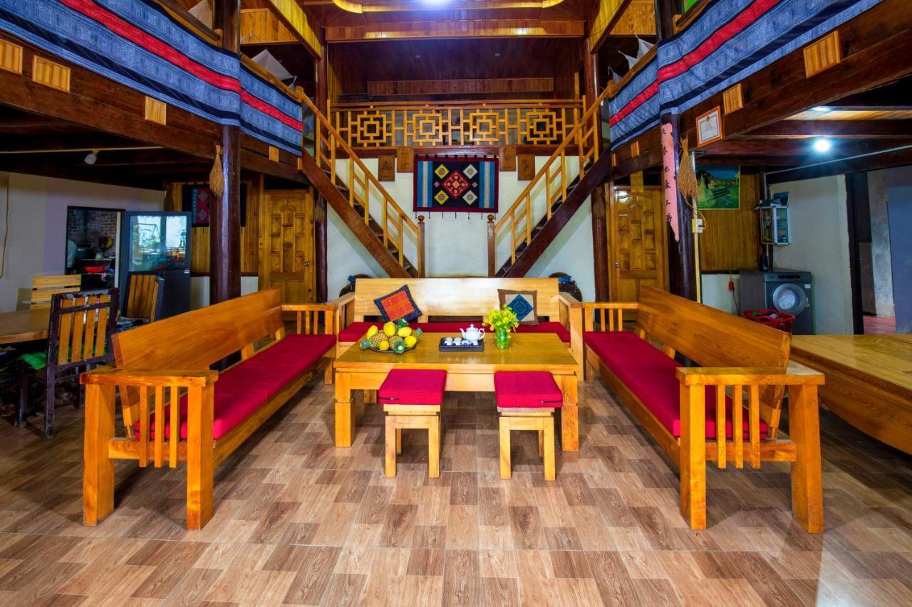 Hoa's Homestay *