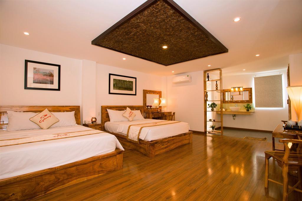 Rex & Hotel Nha Trang