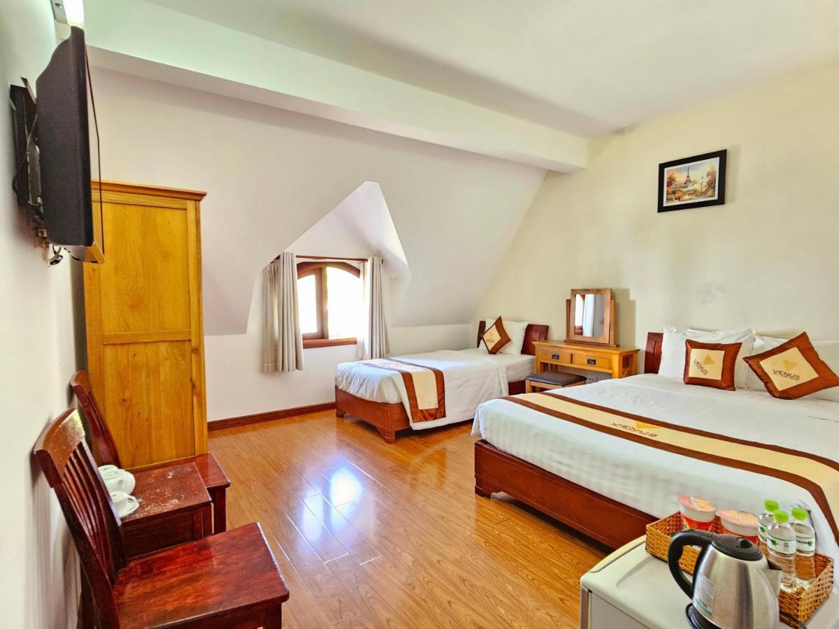 Venus Hotel 2*
