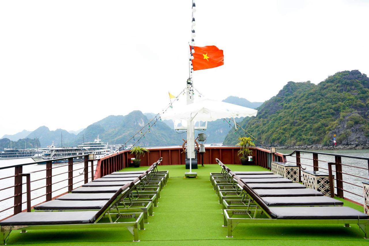 Blue Diamond Cruise Botel *