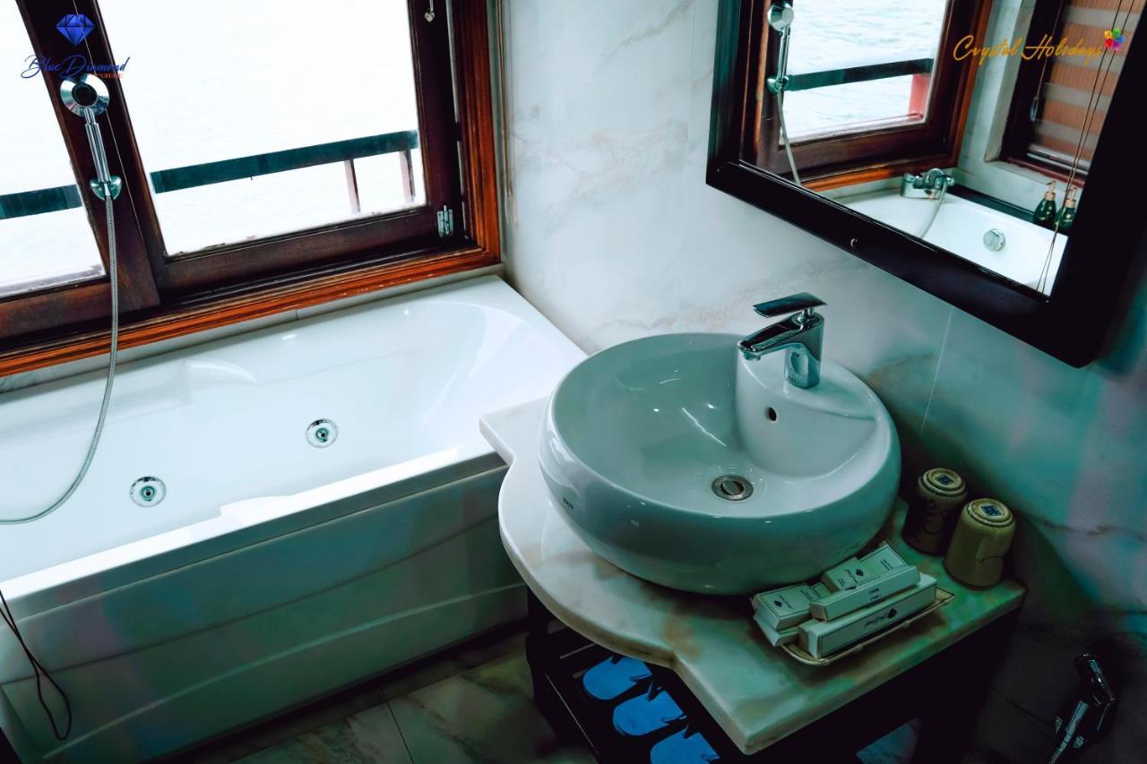 Botel Blue Diamond Cruise Ha Long