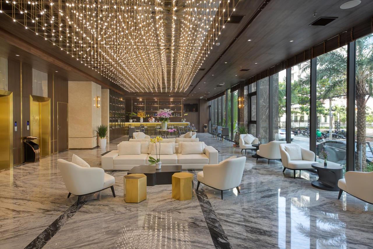Golden Lotus Grand - Panoramic Rooftop Bar & Daily Afternoon Tea Hotel 4*