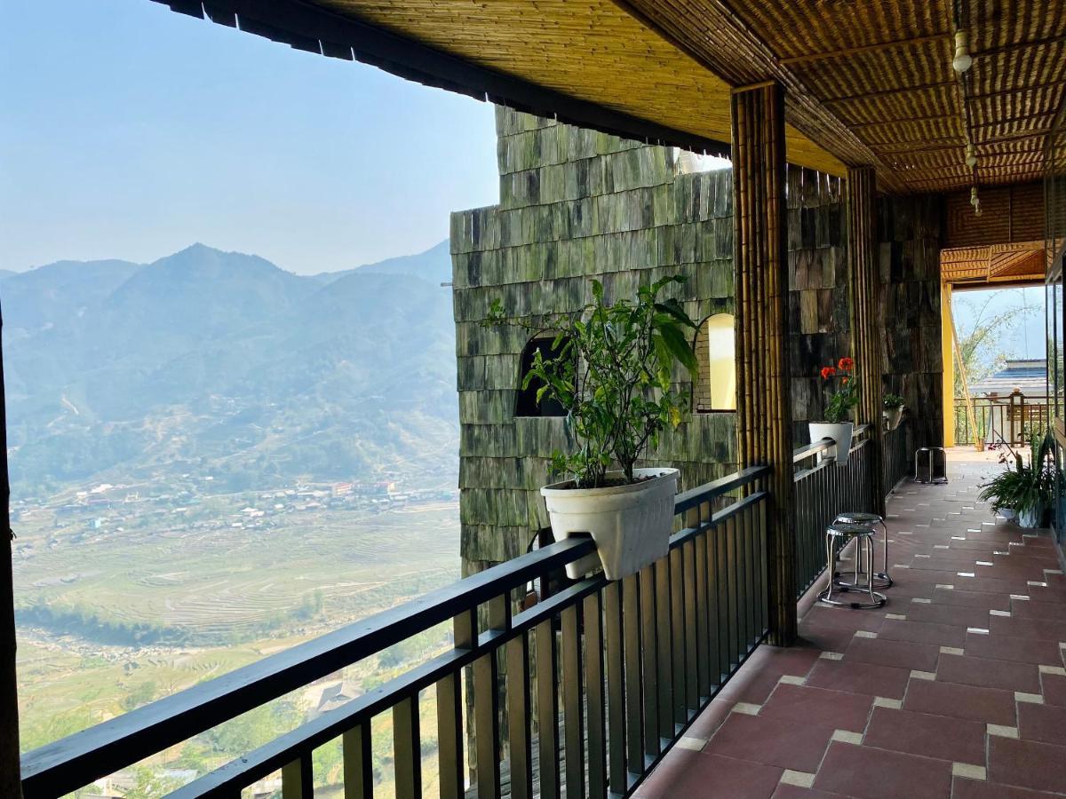 Khách sạn Arista *
