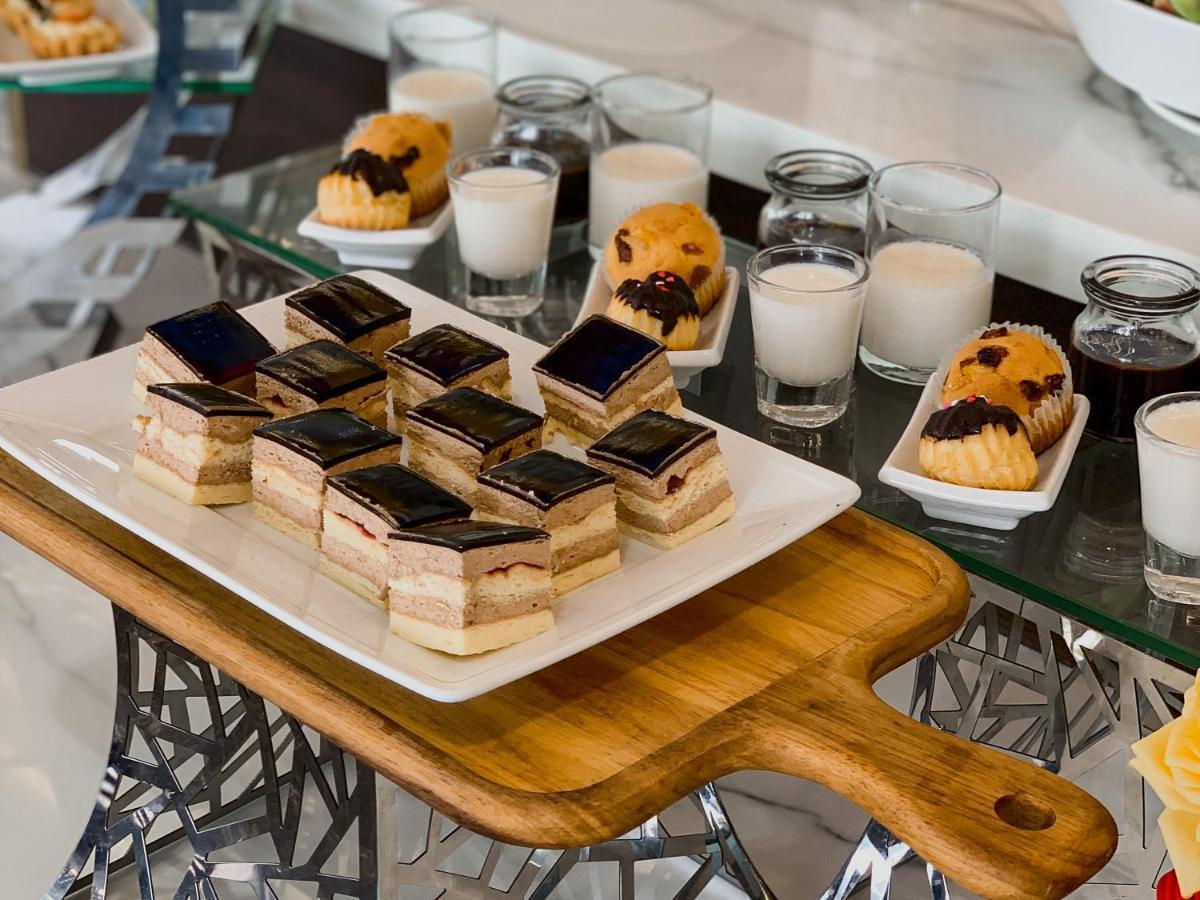 Golden Lotus Grand - Panoramic Rooftop Bar & Daily Afternoon Tea 4* Da Nang