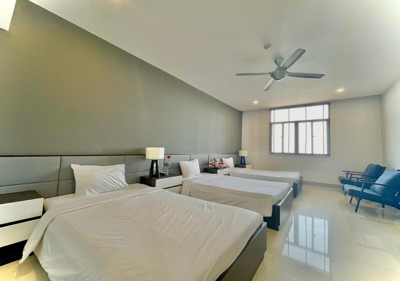 My Khe 2 Seafront Hotel
