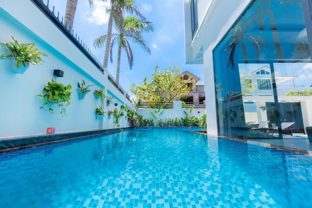 Sunrise Villa *