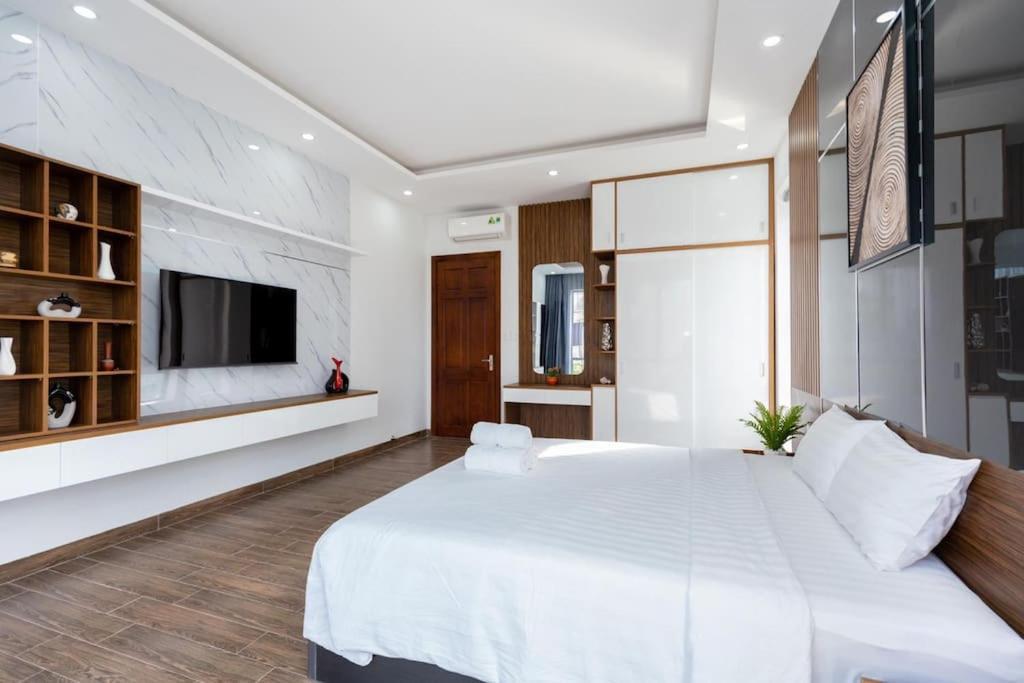Sunrise Villa *