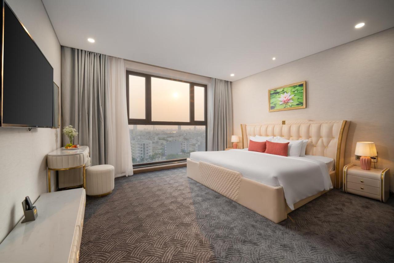 Golden Lotus Grand - Panoramic Rooftop Bar & Daily Afternoon Tea Hotel 4*