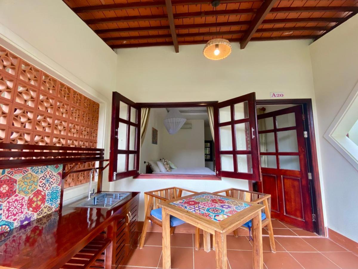 Hula Hula Beachfront 3*