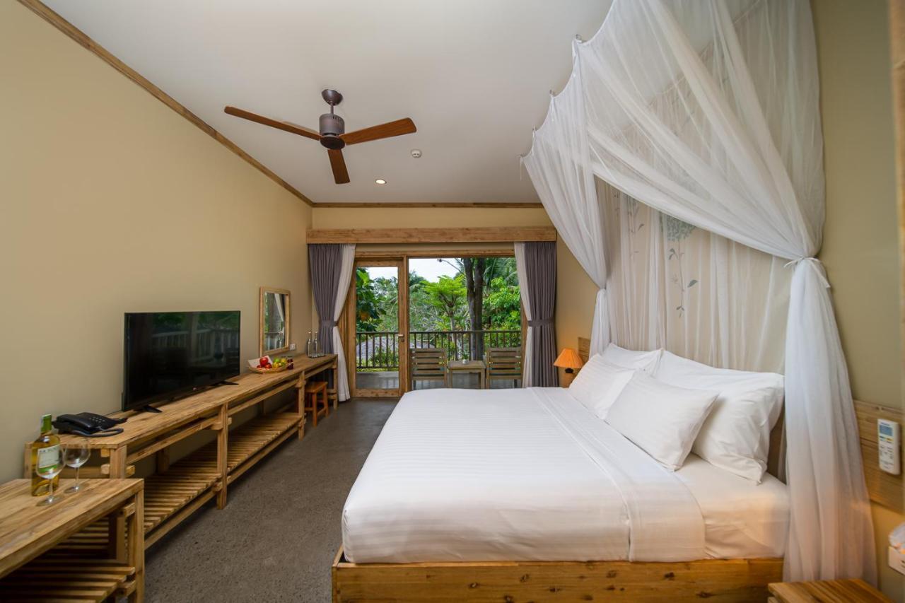 Resort Lahana & 4*
