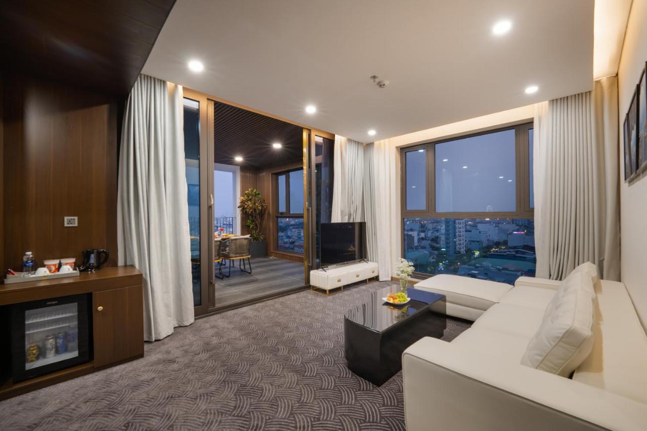 Golden Lotus Grand - Panoramic Rooftop Bar & Daily Afternoon Tea Da Nang