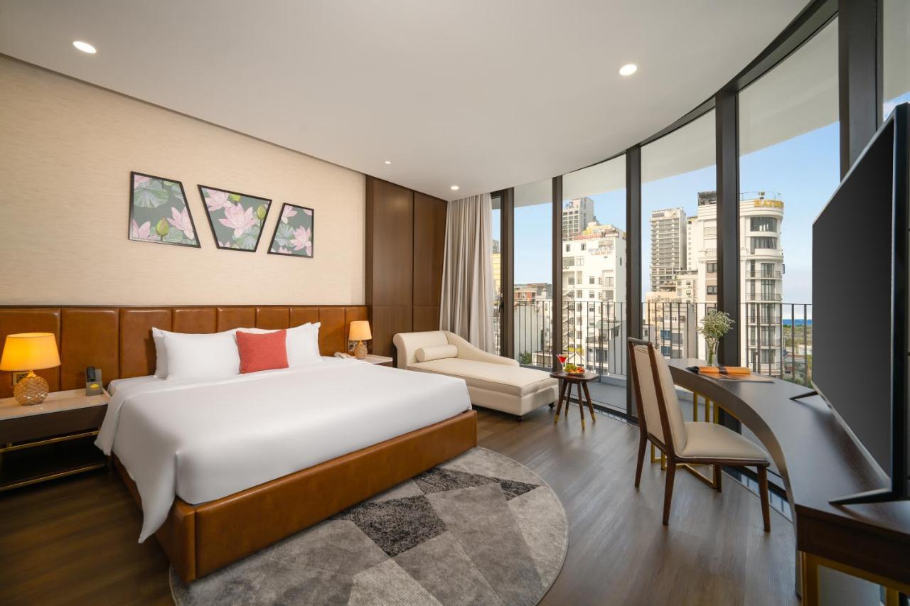 Golden Lotus Grand - Panoramic Rooftop Bar & Daily Afternoon Tea Hotel 4*