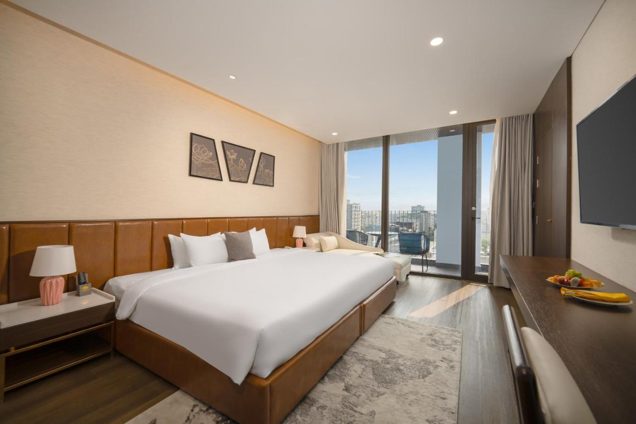 Golden Lotus Grand - Panoramic Rooftop Bar & Daily Afternoon Tea Hotel Da Nang