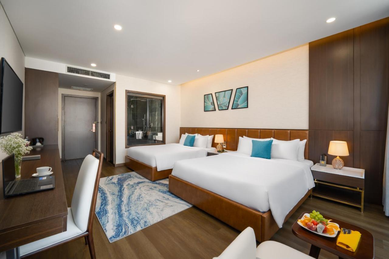 Golden Lotus Grand - Panoramic Rooftop Bar & Daily Afternoon Tea Hotel