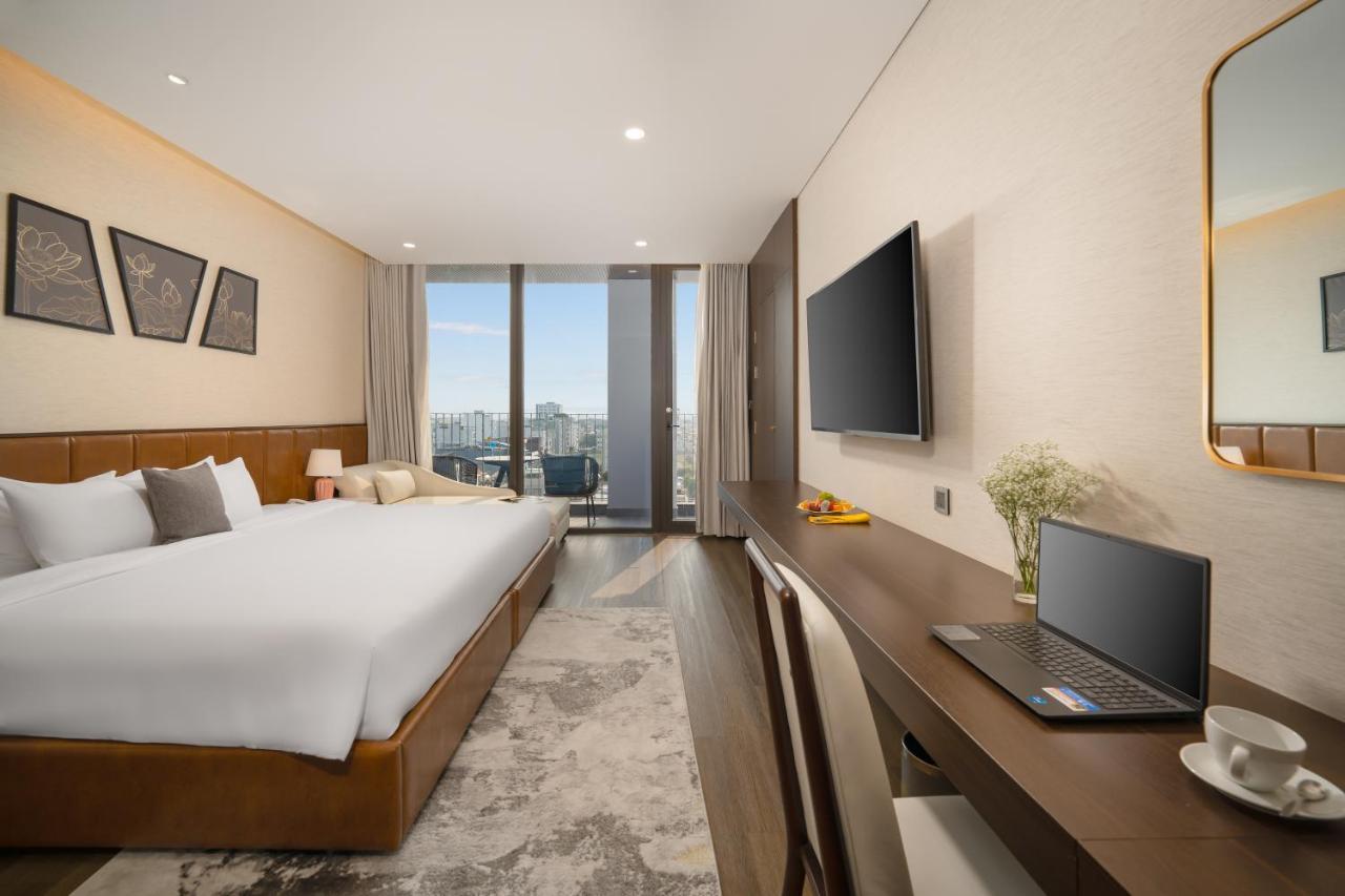 Hotel Golden Lotus Grand - Panoramic Rooftop Bar & Daily Afternoon Tea 4*