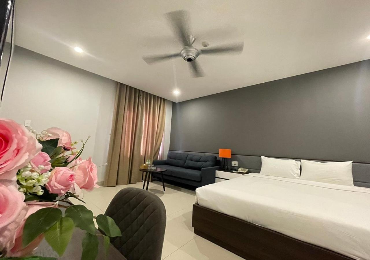 My Khe 2 Seafront Hotel