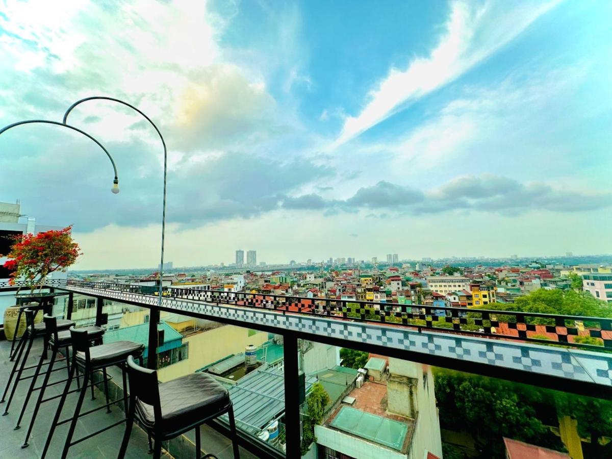 Shining & 5* Hanoi