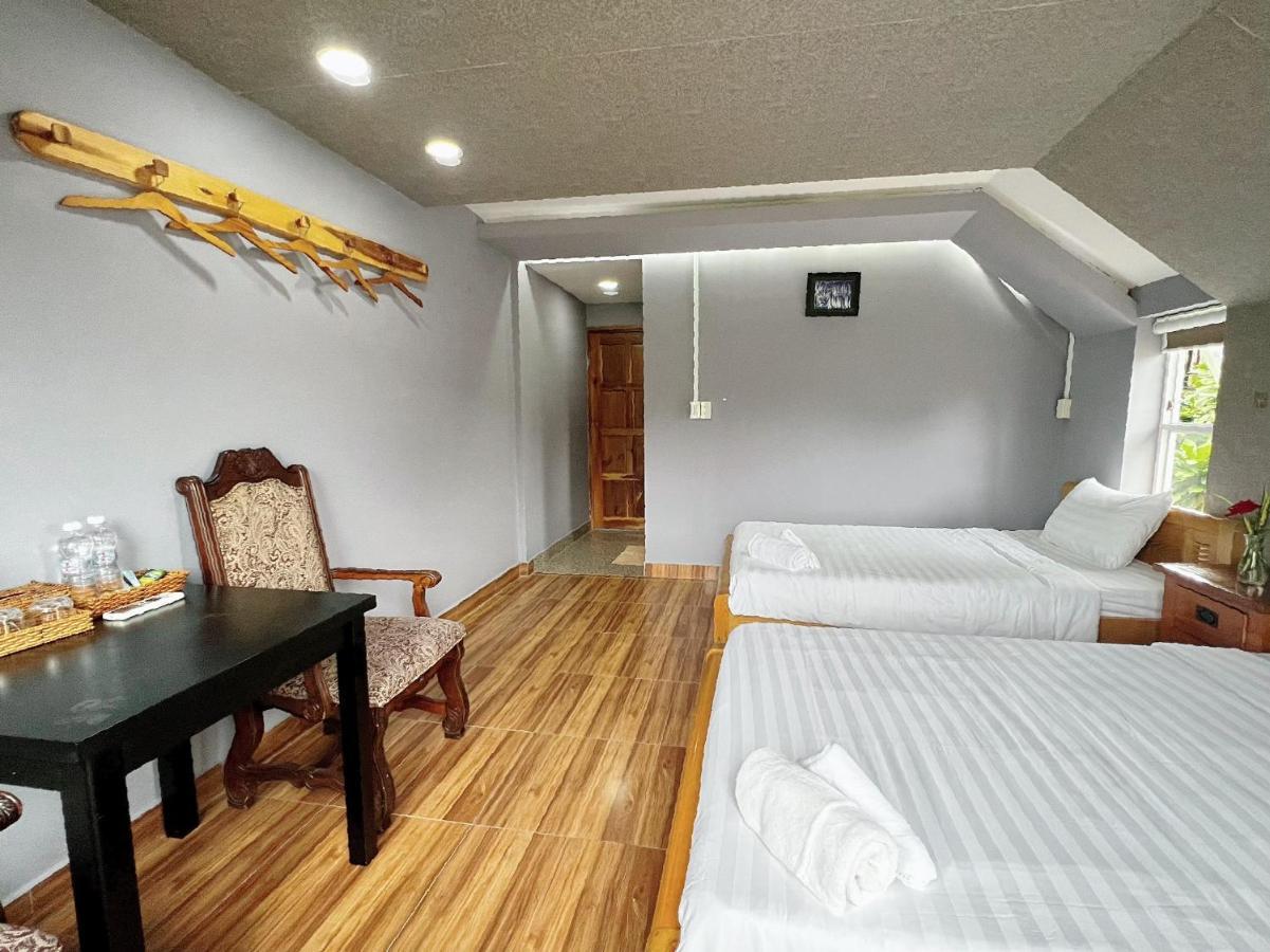 Hotel Lilac *