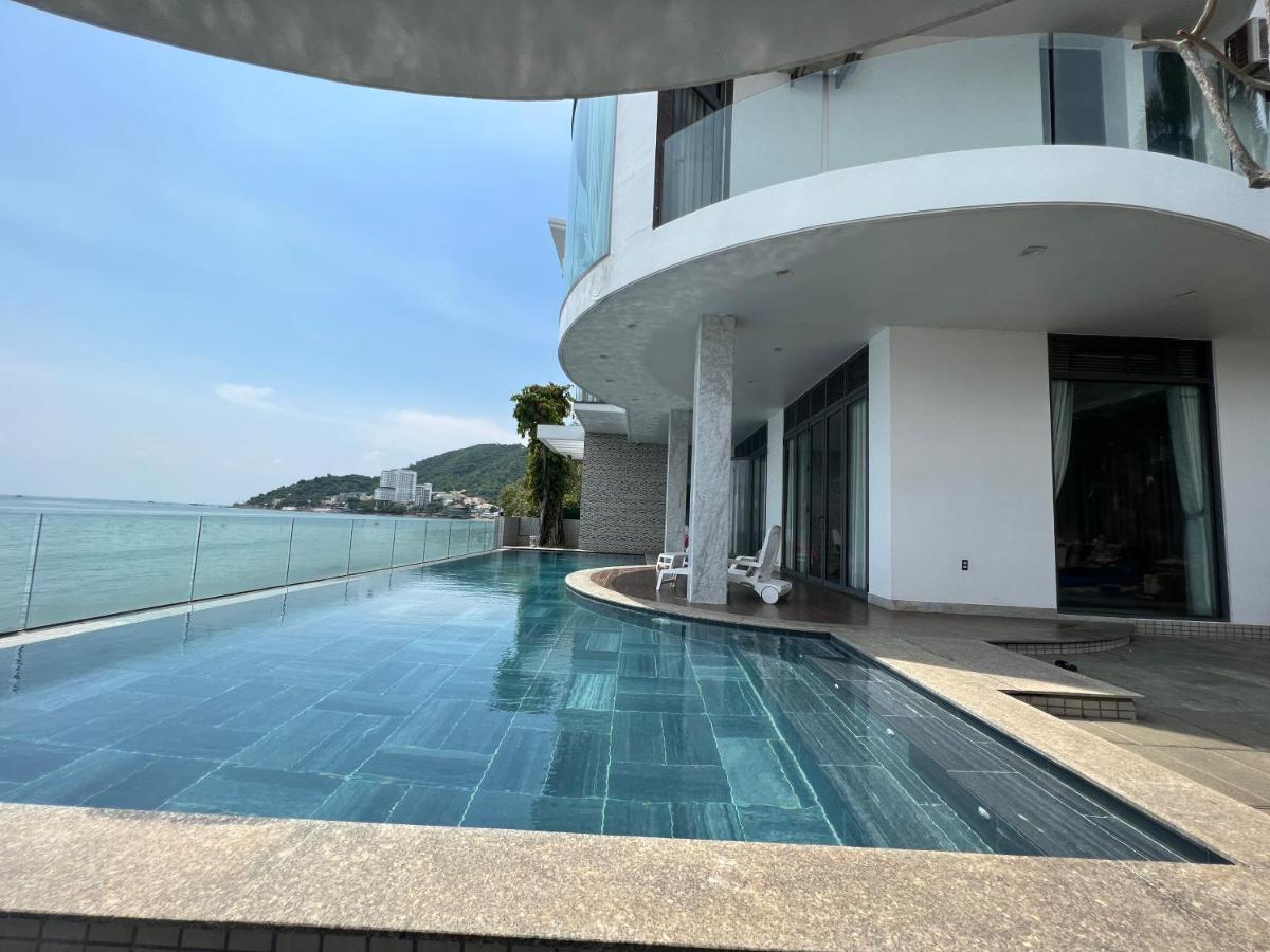 Villa Nancy Tran Grand Strip 10