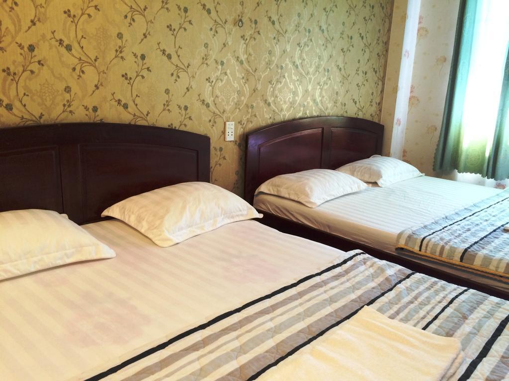 Number 1 Hotel *