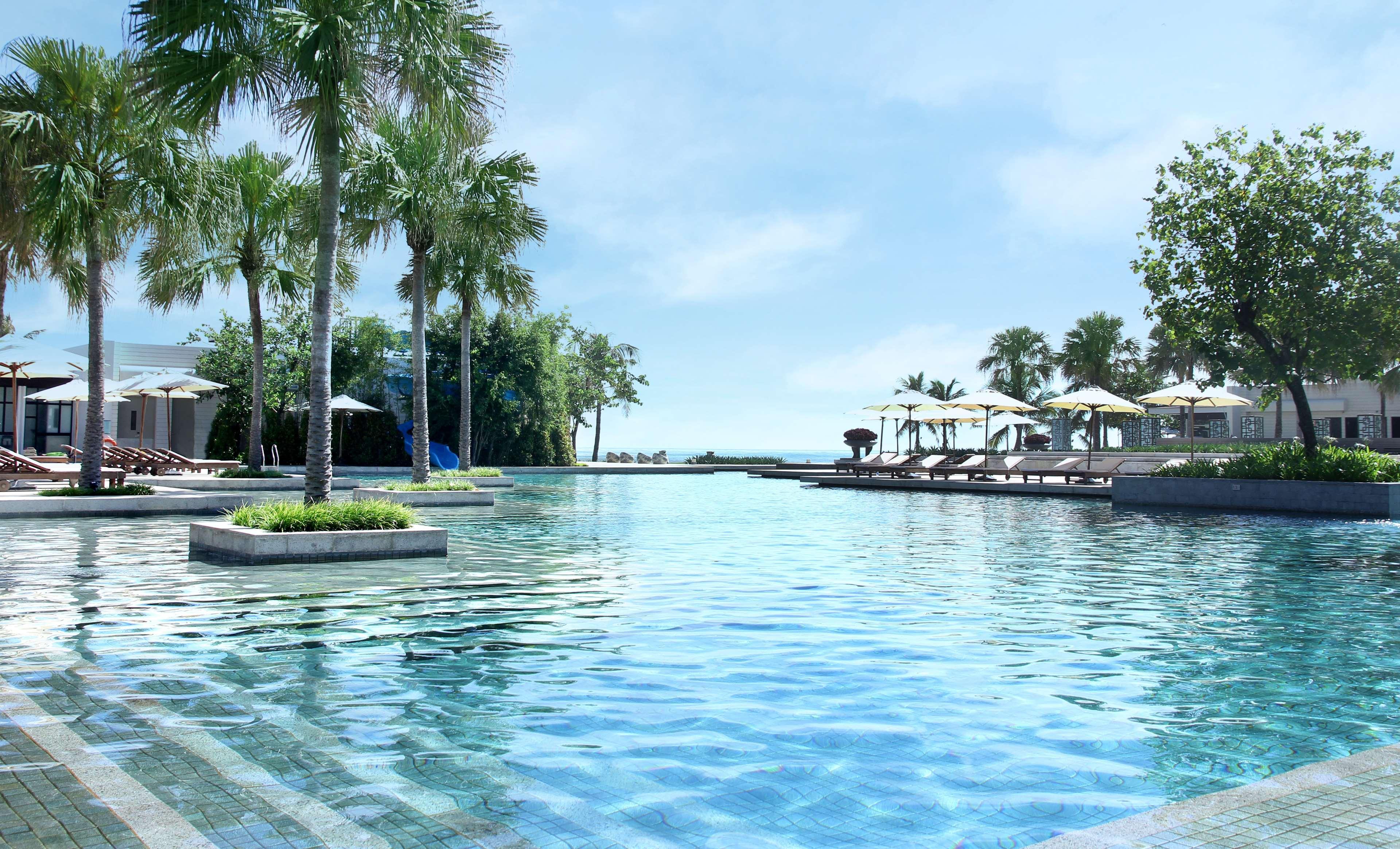 Hyatt Regency And 5*