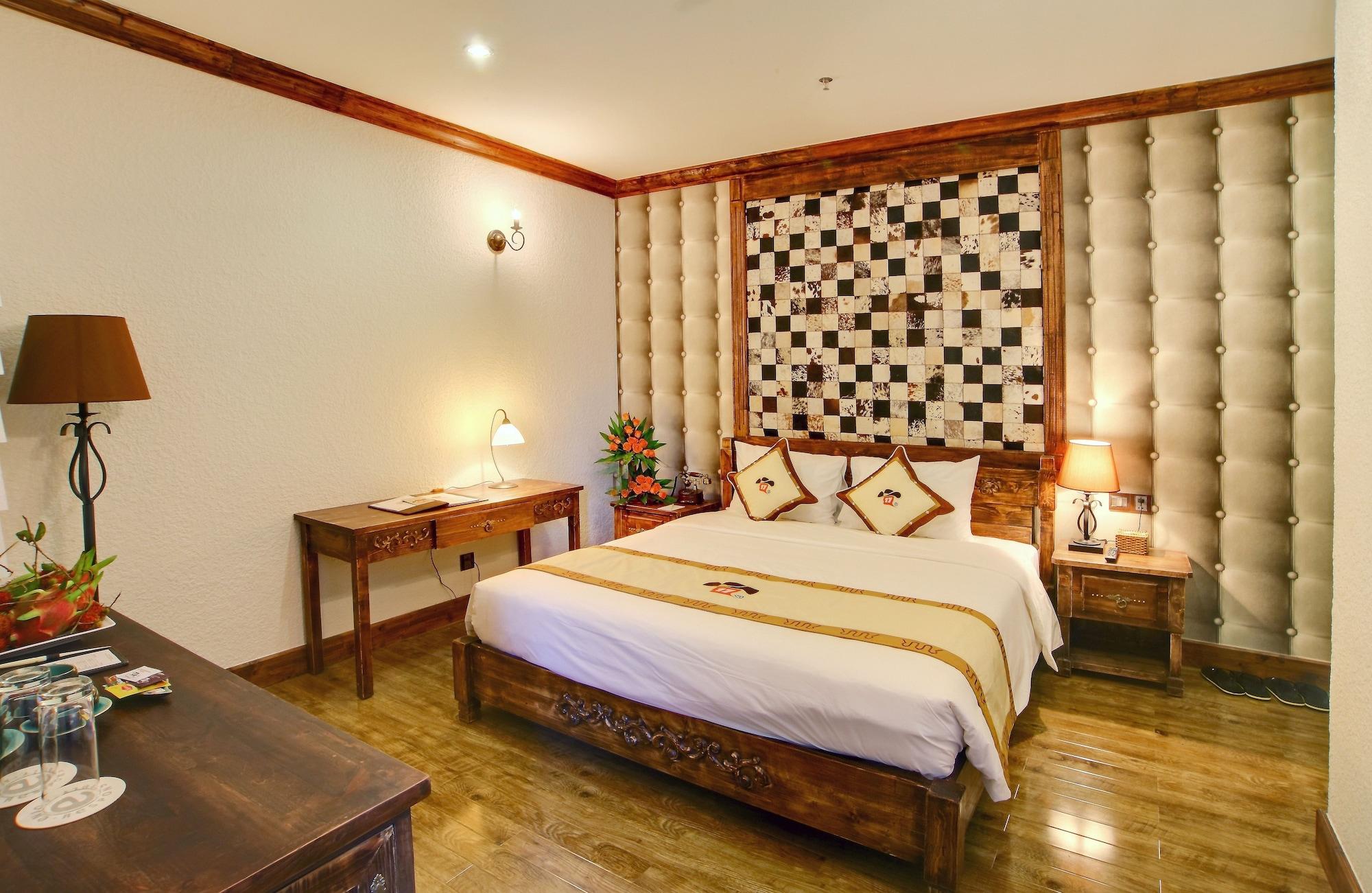 Seventeen Saloon Hotel