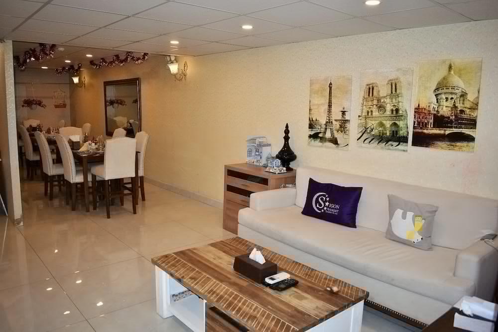 Saigon By Night Luxury Hotel