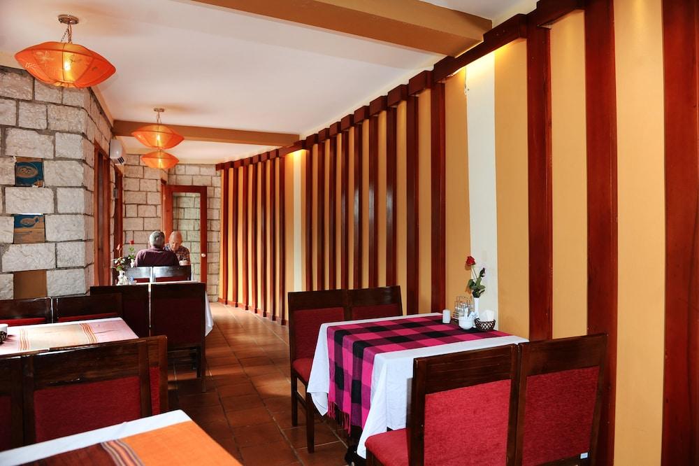 Elegance Hotel 3*
