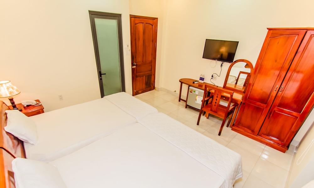 Hotel Lien Thong *