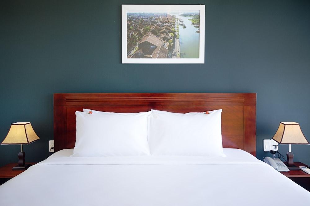 Apple 3* Hoi An