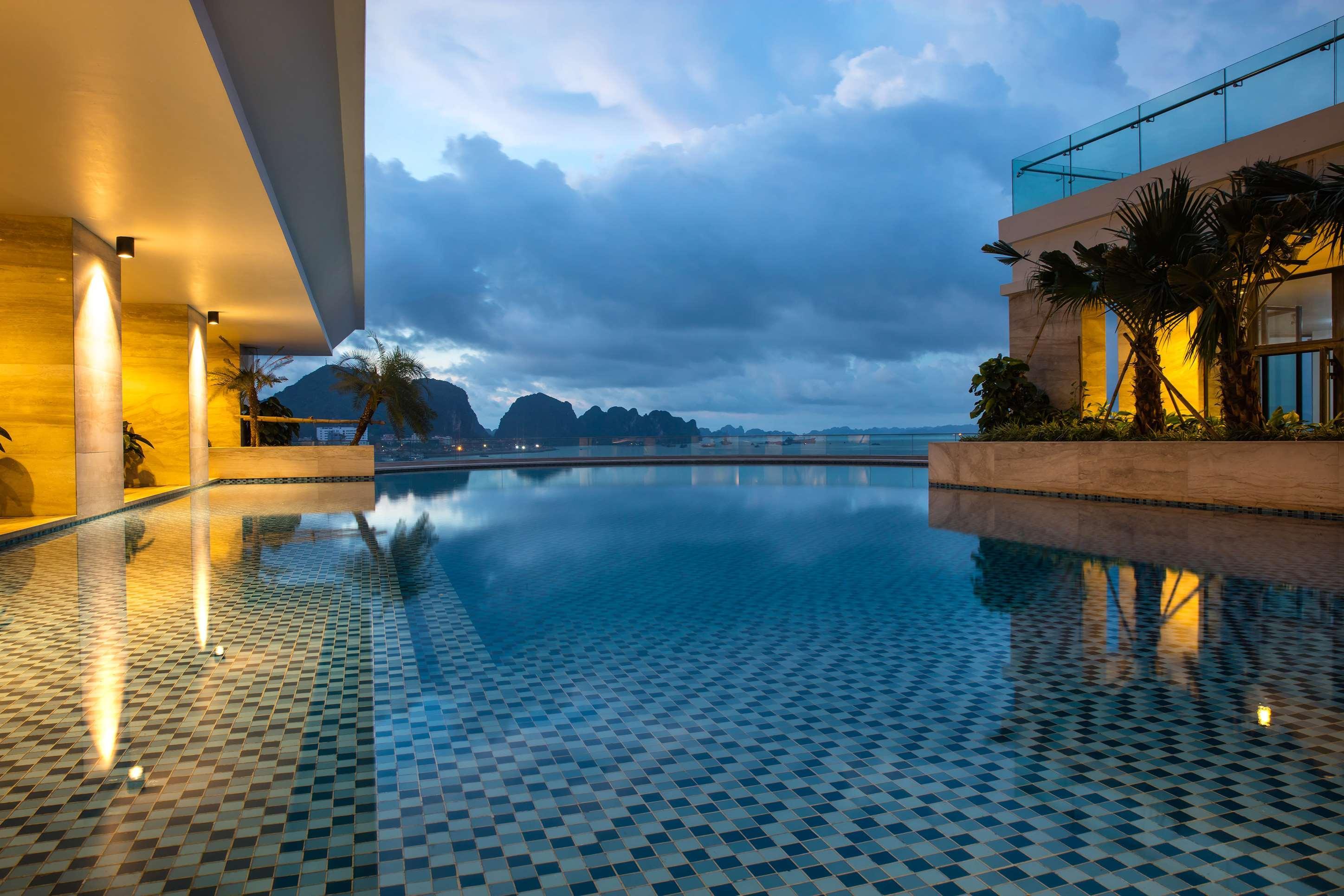 Wyndham Legend Halong Ha Long