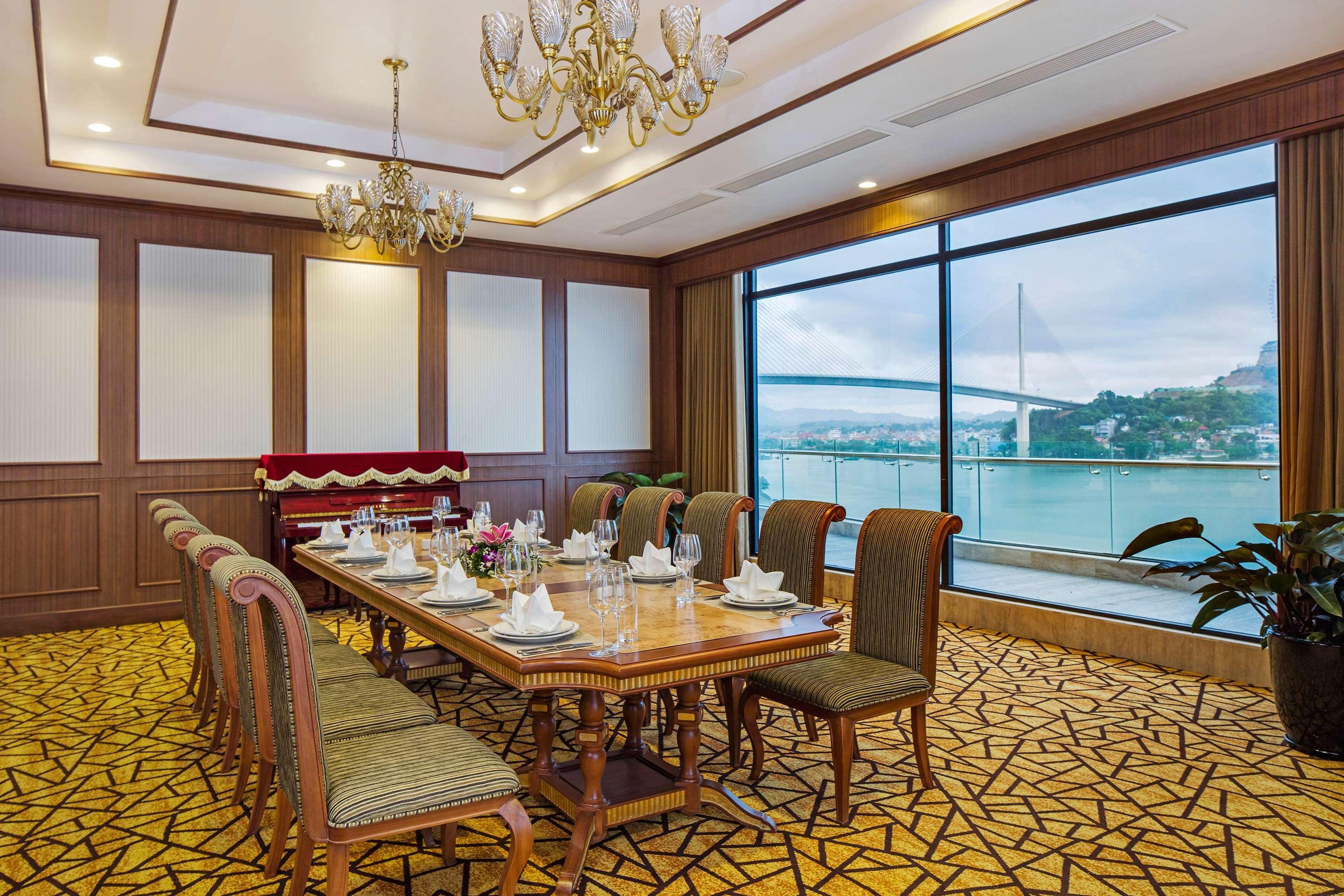 Wyndham Legend Halong Ha Long