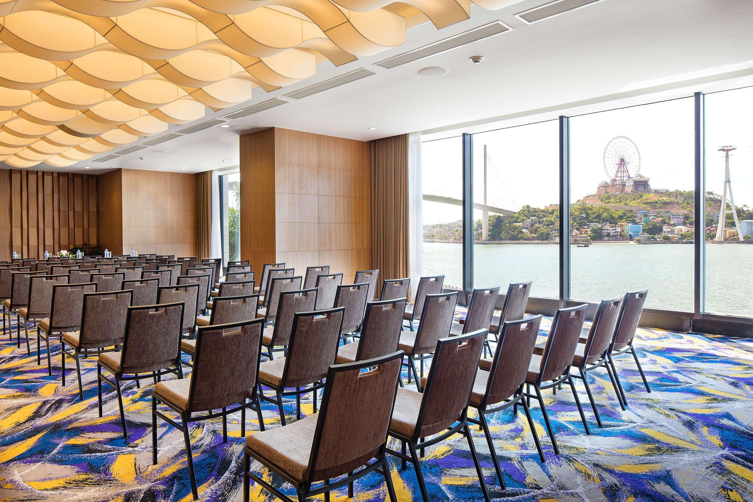 Hotel Wyndham Legend Halong 5*