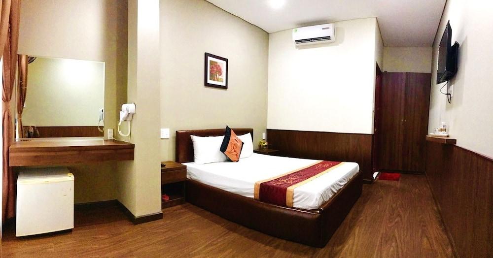 Quan Quan Hotel 2*
