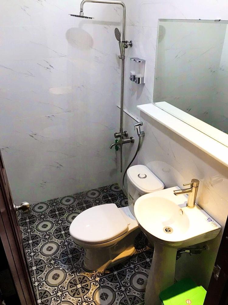 Hotel Quan Quan Hotel 2*