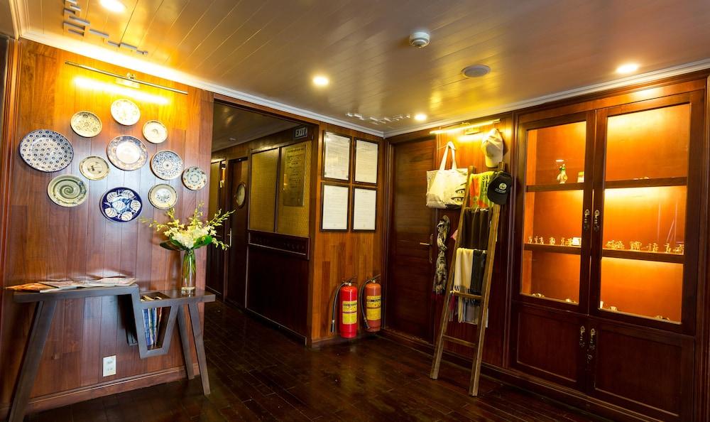 Bhaya Halong Cruises