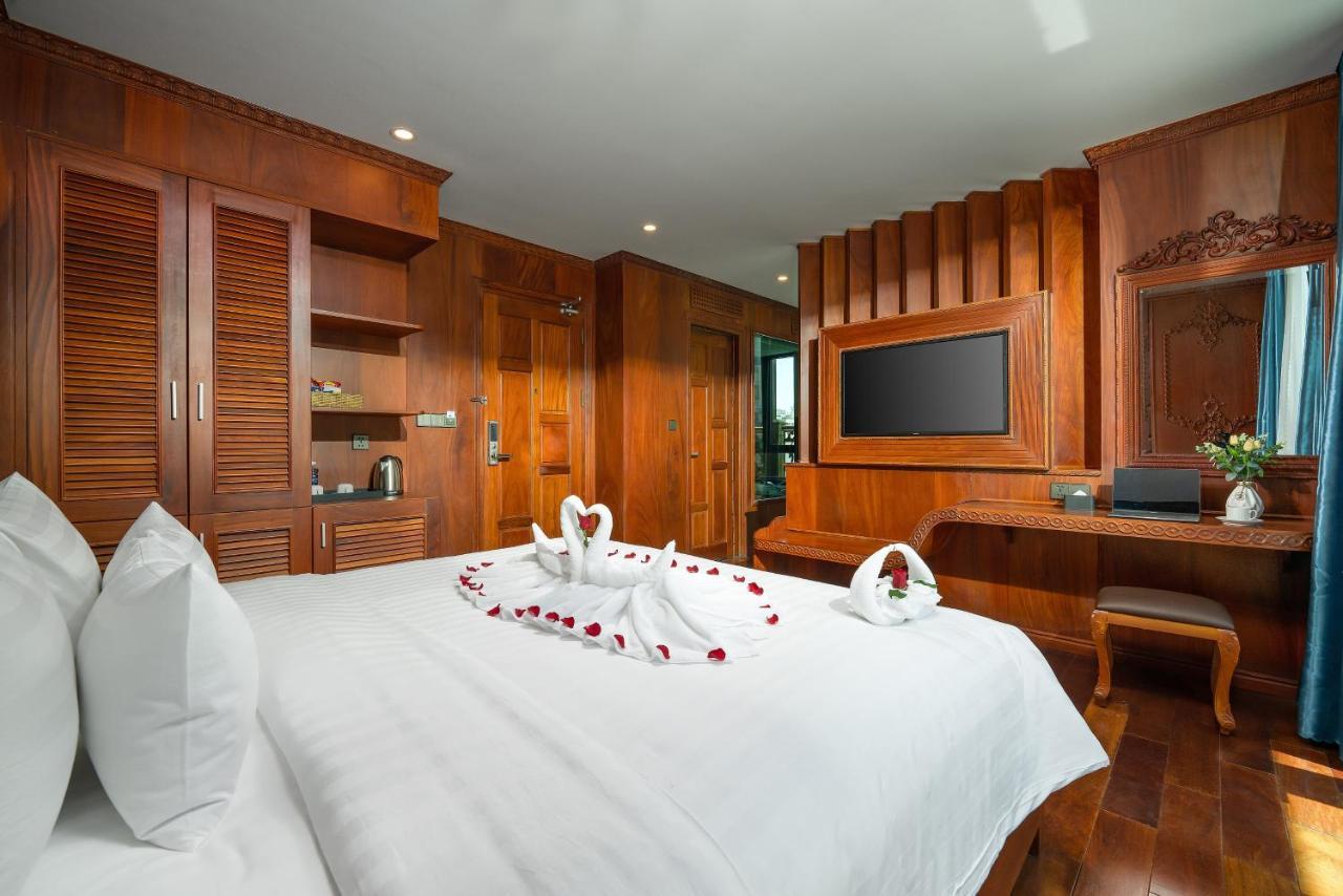 Monalisa Luxury Khách sạn Đà Nẵng