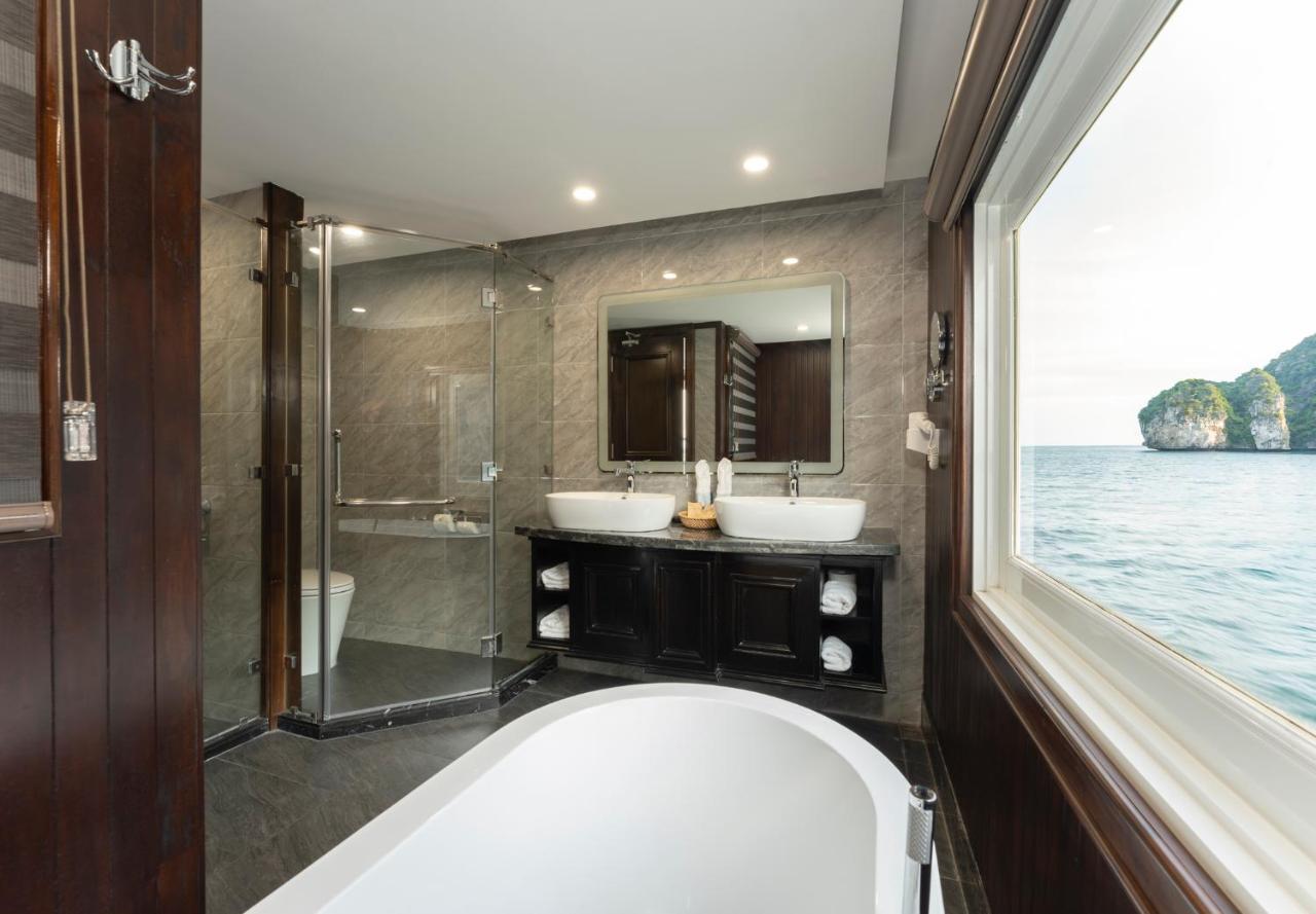 Ambassador Signature Cruise - Lan Ha Bay 
