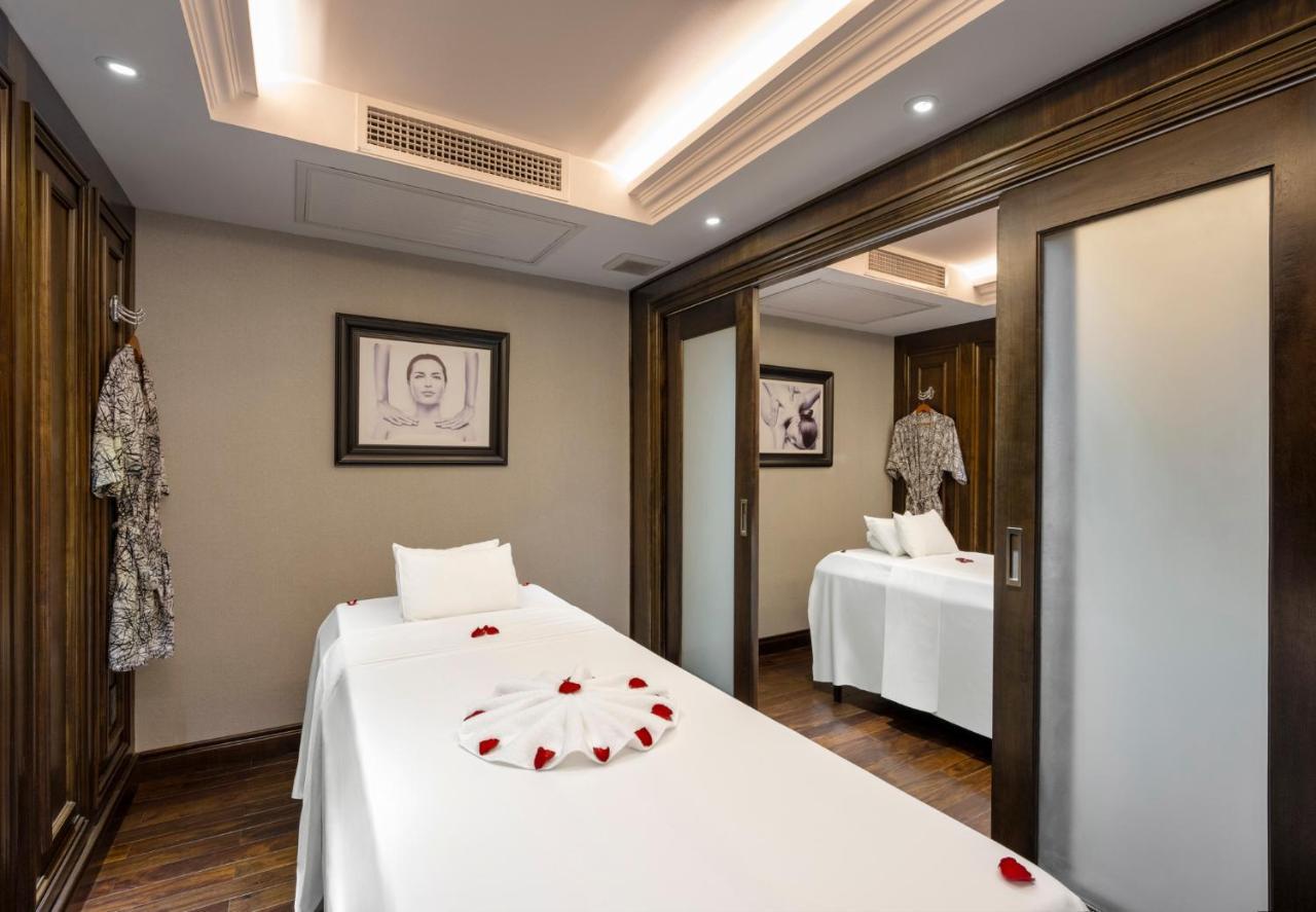 Ambassador Signature Cruise - Lan Ha Bay 