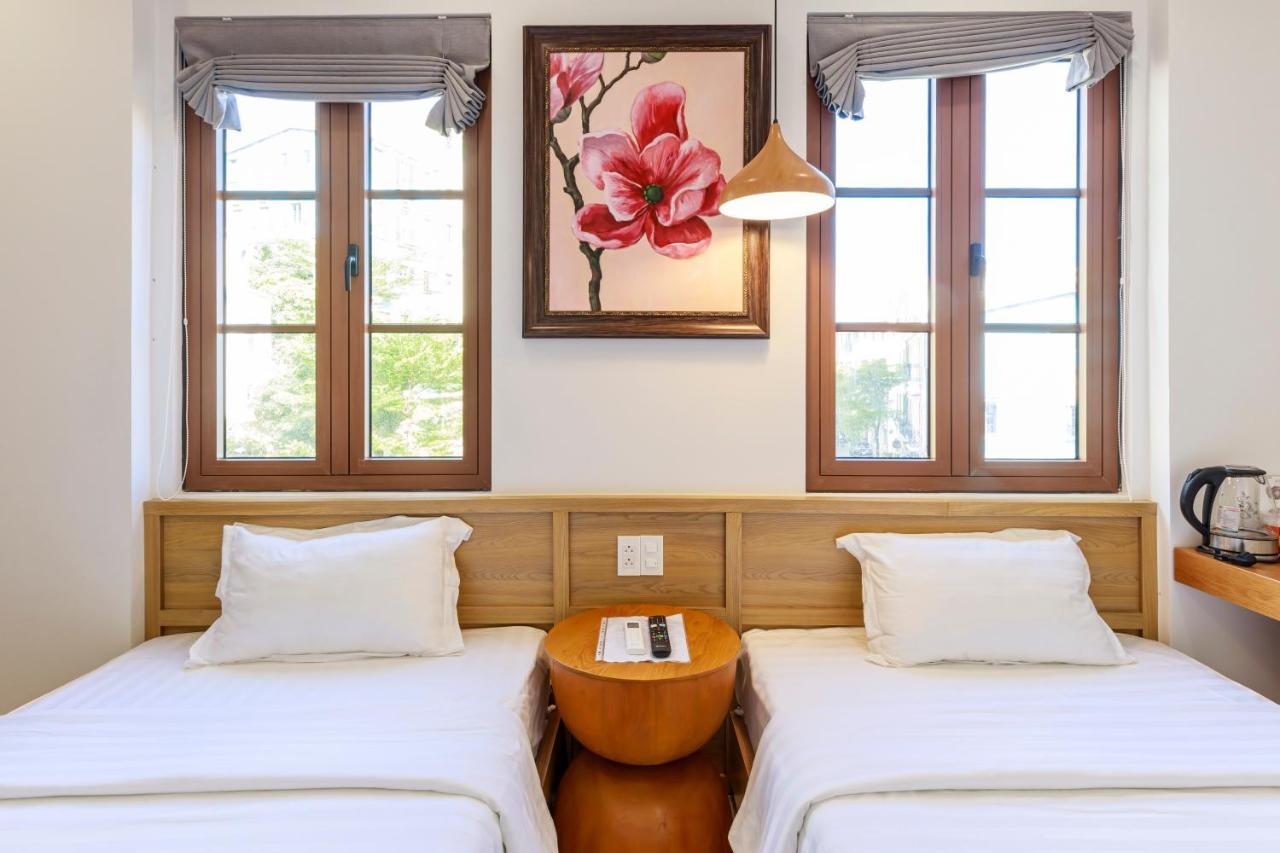 Hotel Lotus Corner & Rooftop 3*
