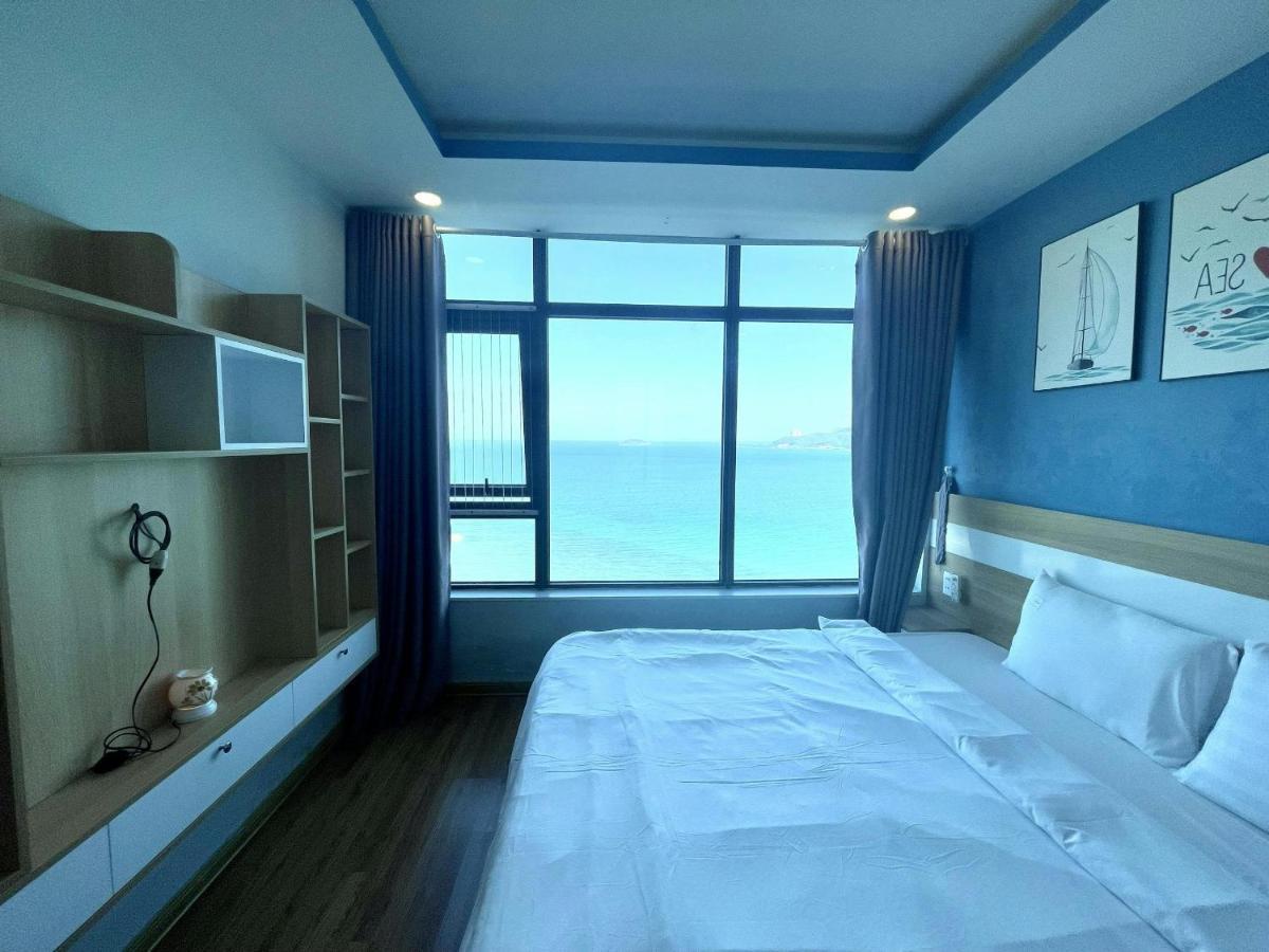 Royal Beachfront Apartment *