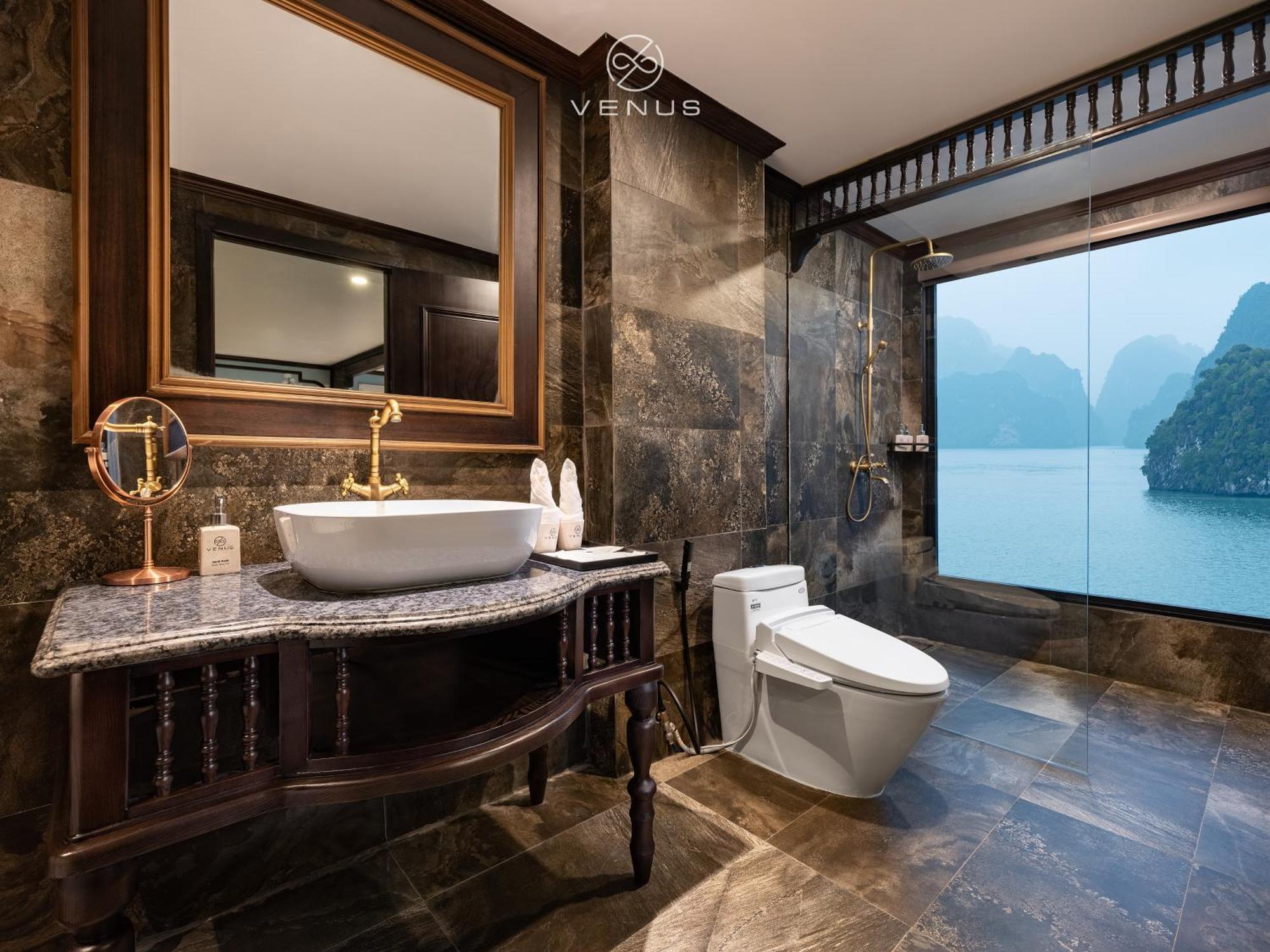  Venus Halong Cruises 5*