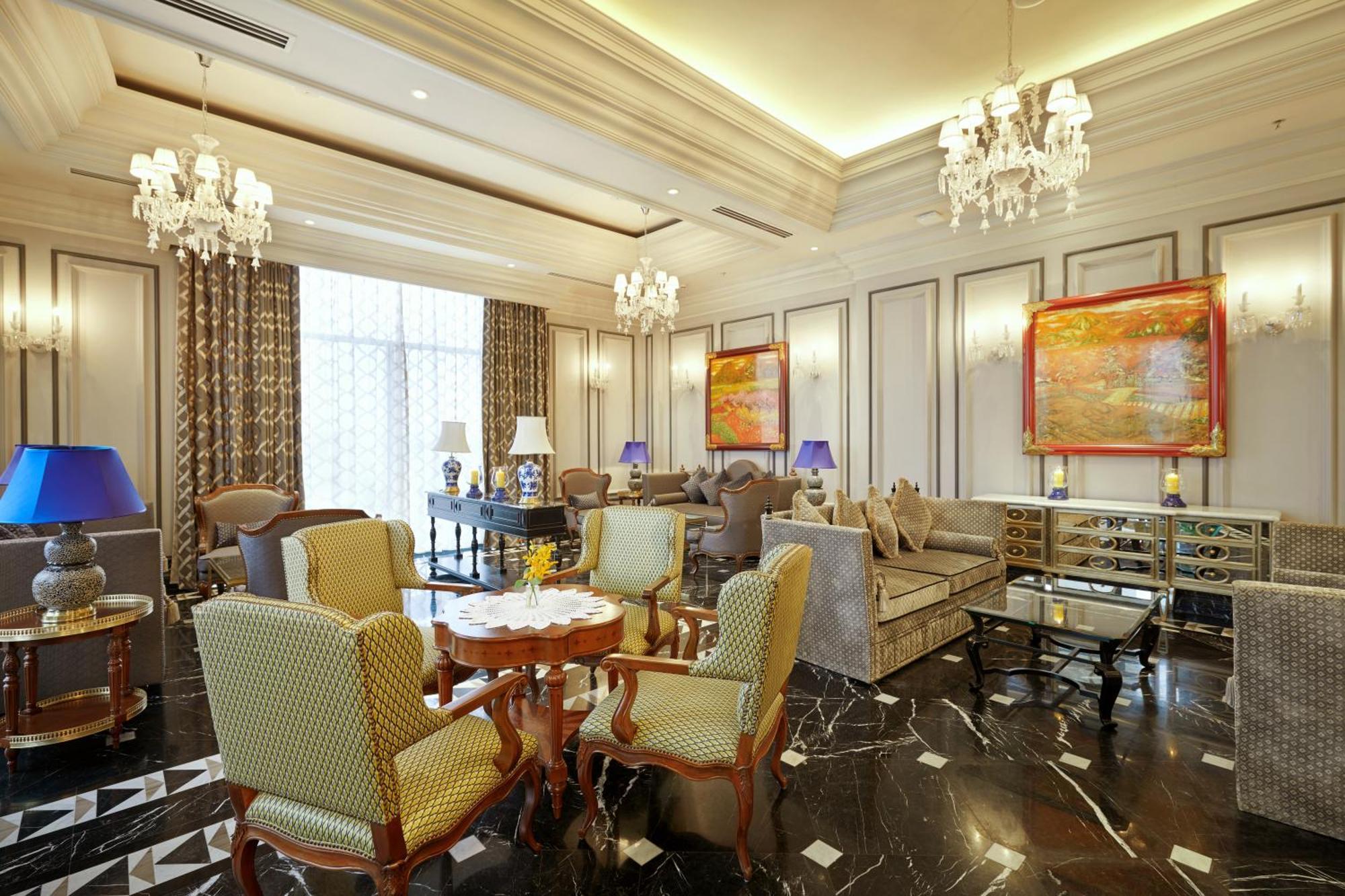 Silk Path Grand &