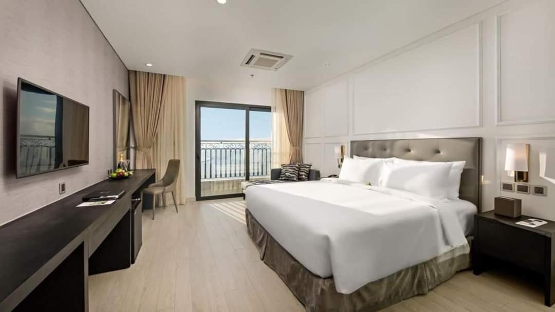 Hotel Golden With Sea View