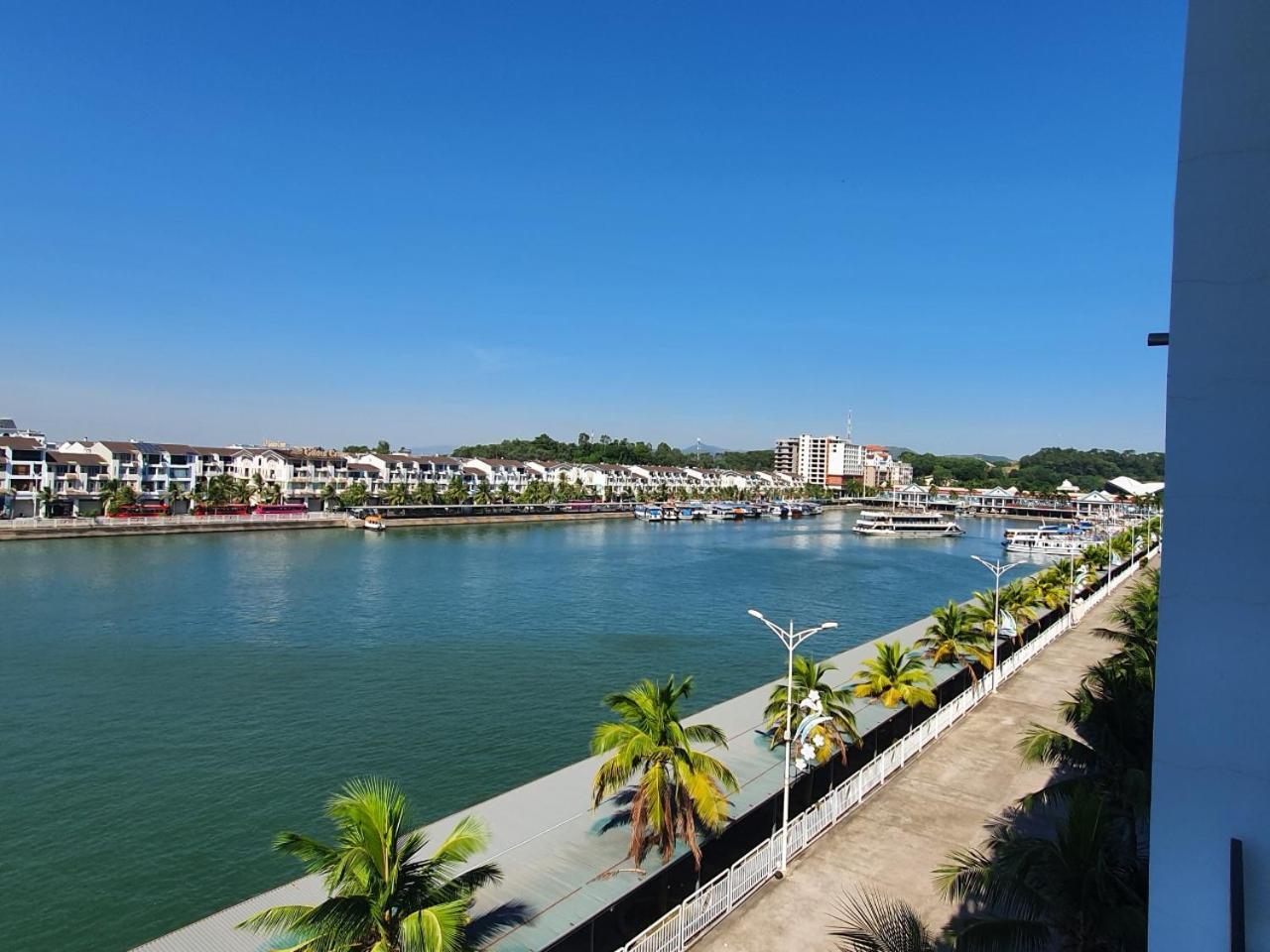 Golden Palm Halong Hotel 3*